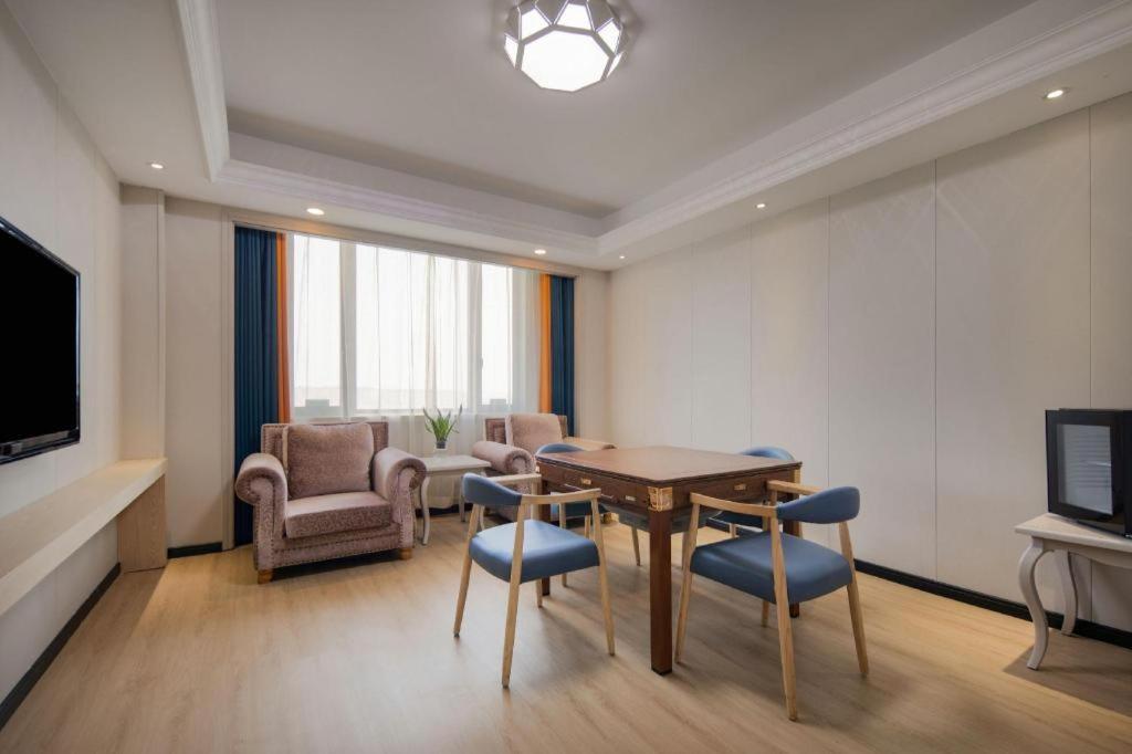 Vienna International Hotel Shanghai Pujiang Экстерьер фото
