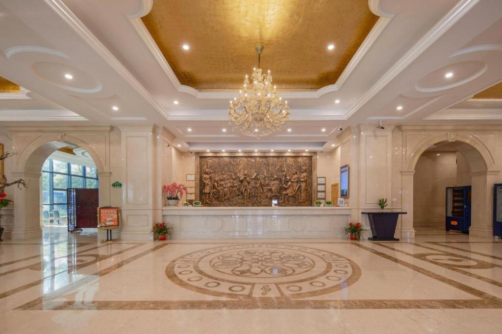Vienna International Hotel Shanghai Pujiang Экстерьер фото