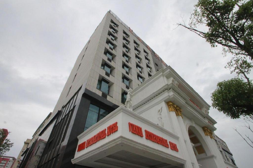 Vienna International Hotel Shanghai Pujiang Экстерьер фото
