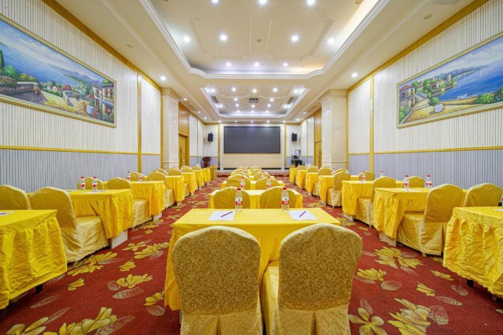 Vienna International Hotel Shanghai Pujiang Экстерьер фото